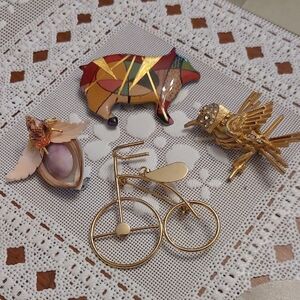 Hold For Cinge34 Colorful Animal and Bicycle 4 Pc. Brooch Set